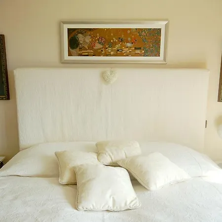 Isabella Apartament *